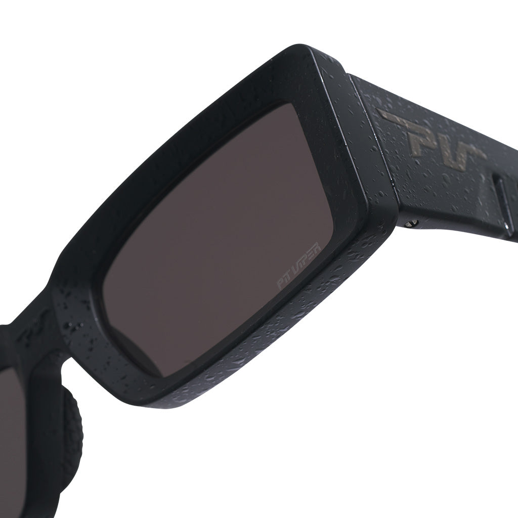 Lowbones_blacking_out_product_8_detail_9e65aa69-0fd6-4363-832b-e1c4762d20d0
